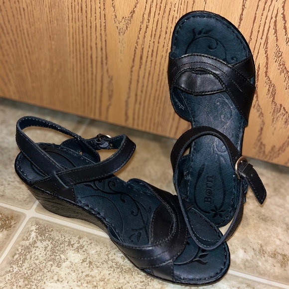Born Women’s Black Leather Casual Wedge Sandals Sz-39 - Picture 1 of 7